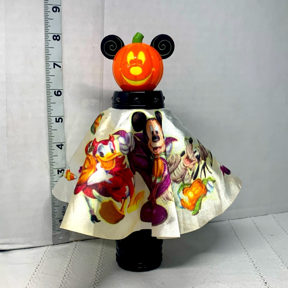 Disney Parks Mickey Mouse Pumpkin Light-Up Spinner. vintage.